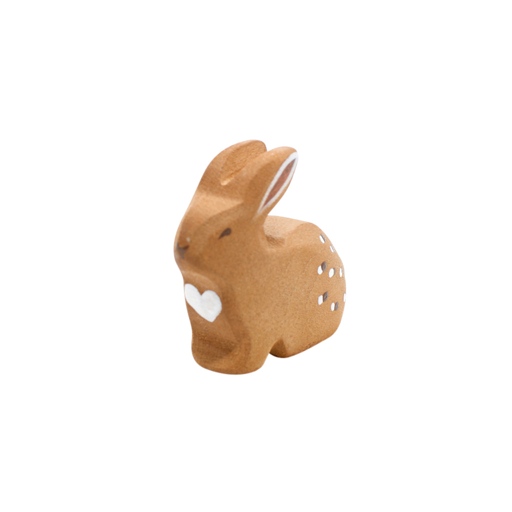 wooden-sitting-rabbit